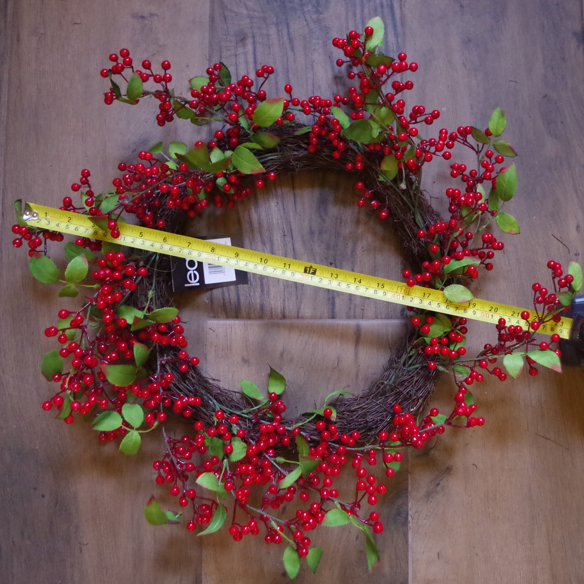 60cm (24") Large Luxury Artificial Christmas Natural Look Red Berry Floristry Wreath