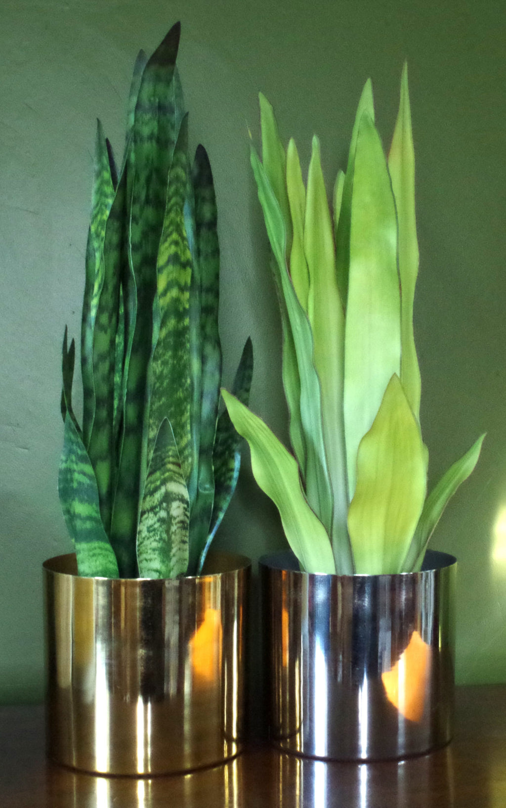Metal Planter Plant Pot with Polished Silver Finish 20 x 18cm