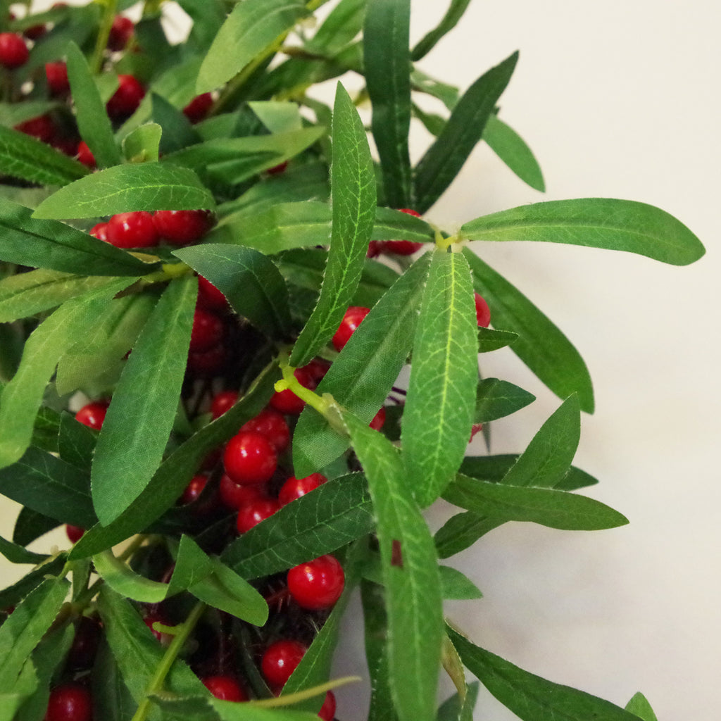 60cm (24") Large Luxury Artificial Christmas Mistletoe Leaf and Red Berry Floristry Wreath