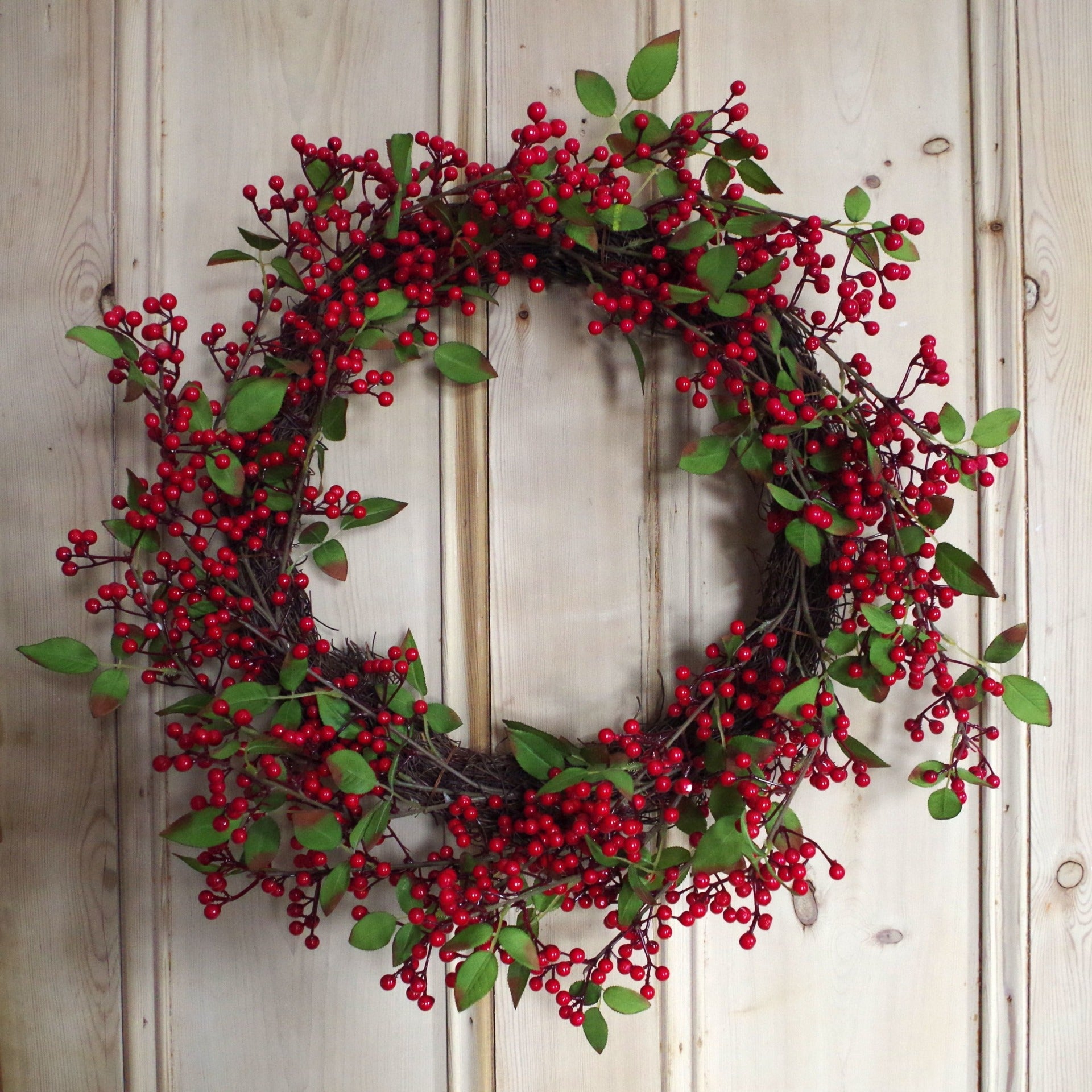 60cm (24") Large Luxury Artificial Christmas Natural Look Red Berry Floristry Wreath