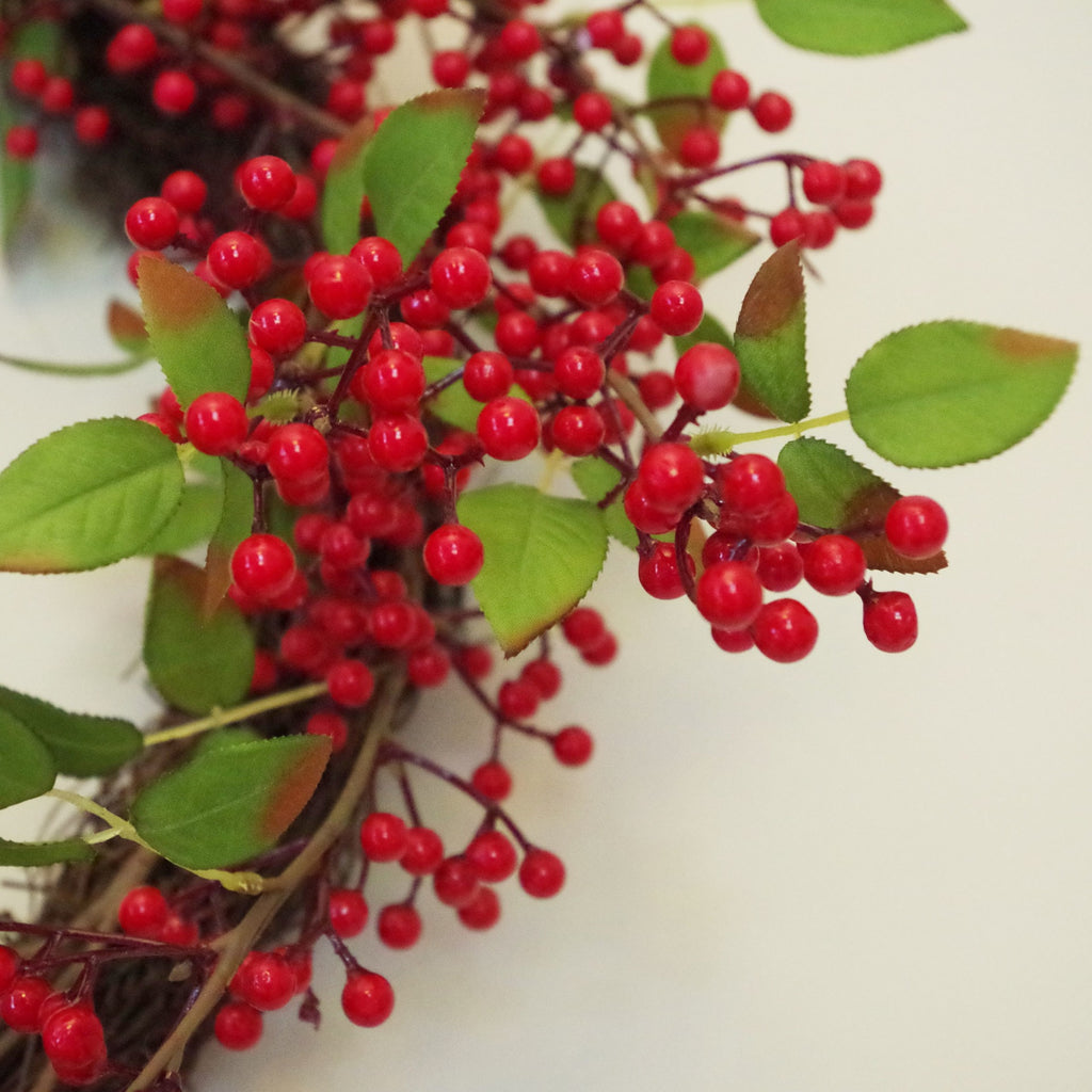 60cm (24") Large Luxury Artificial Christmas Natural Look Red Berry Floristry Wreath