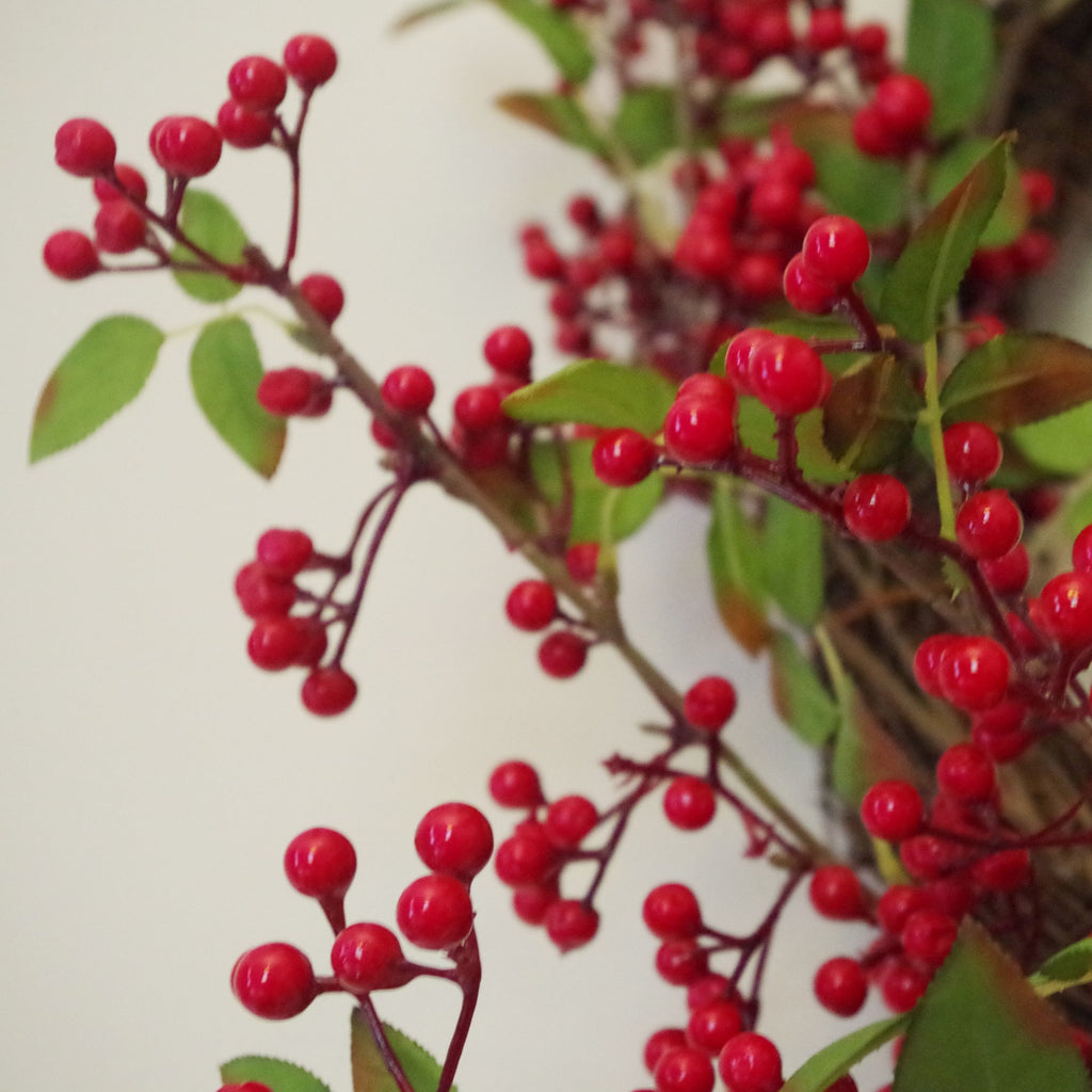 60cm (24") Large Luxury Artificial Christmas Natural Look Red Berry Floristry Wreath